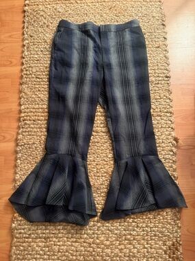 Women’s Rachel Roy Size 14 Black and Gray Capri Flared Bottom Pants